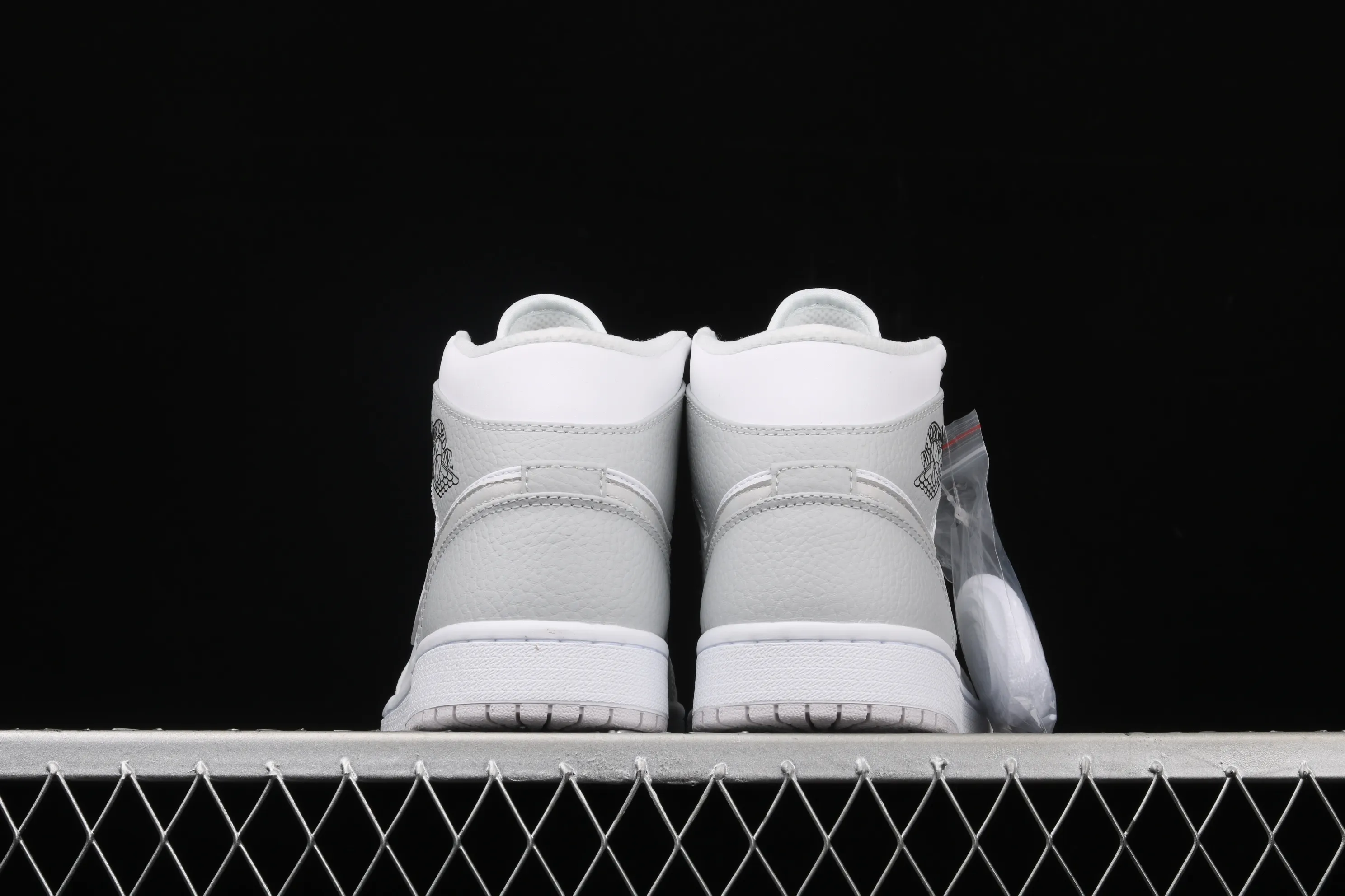 All categories Air Jordan Jordan series basketball shoes Air Jordan 1 Mid Air Jordan 1 Mid "White Camo" AJ1 Joe 1 Zhongbang white gray camouflage DC9035-100
